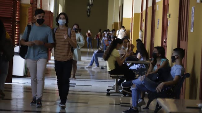 Este reconocimiento busca incentivar a todos los udeceístas para seguir demostrando la calidad educativa que reciben.