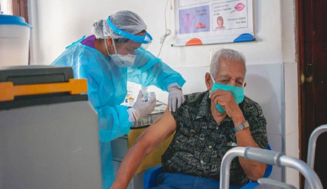 Vacunación contra el COVID-19