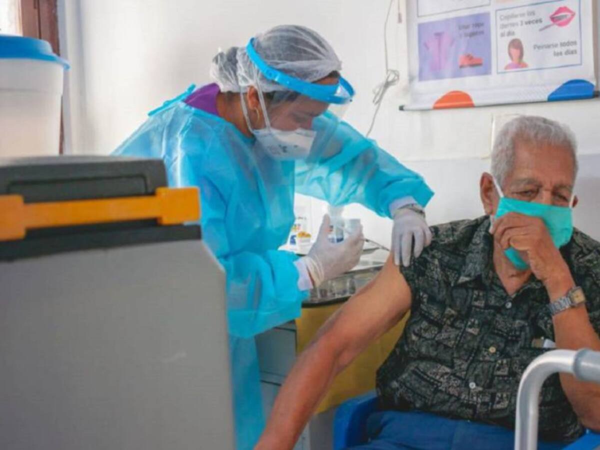 Sin vacunas para mayores de 65 años están municipios del Atlántico