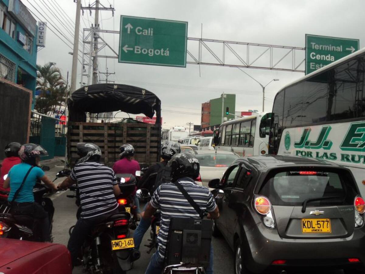 Alcalde de Armenia analiza posibles cambios en el pico y placa