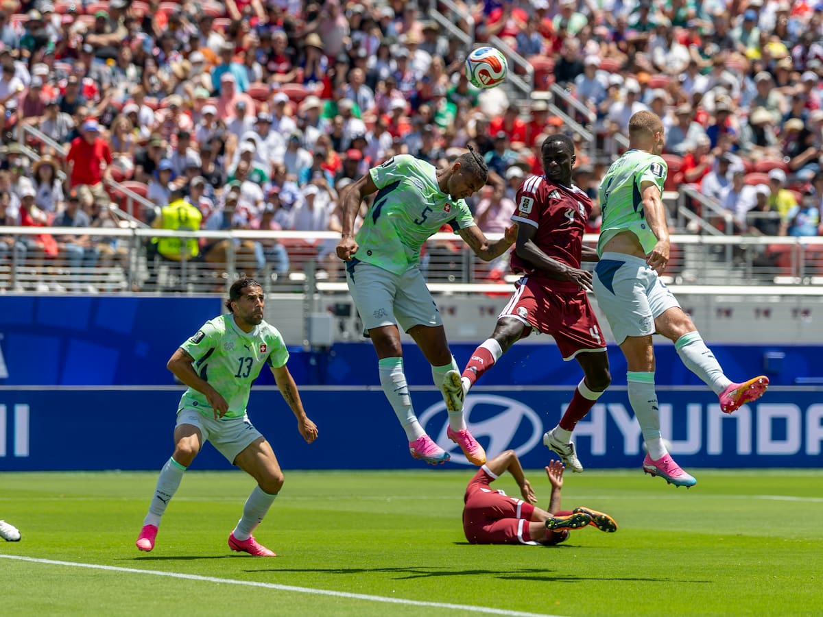 Qatar rescata un empate histórico ante Suiza y suma su primer punto mundialista