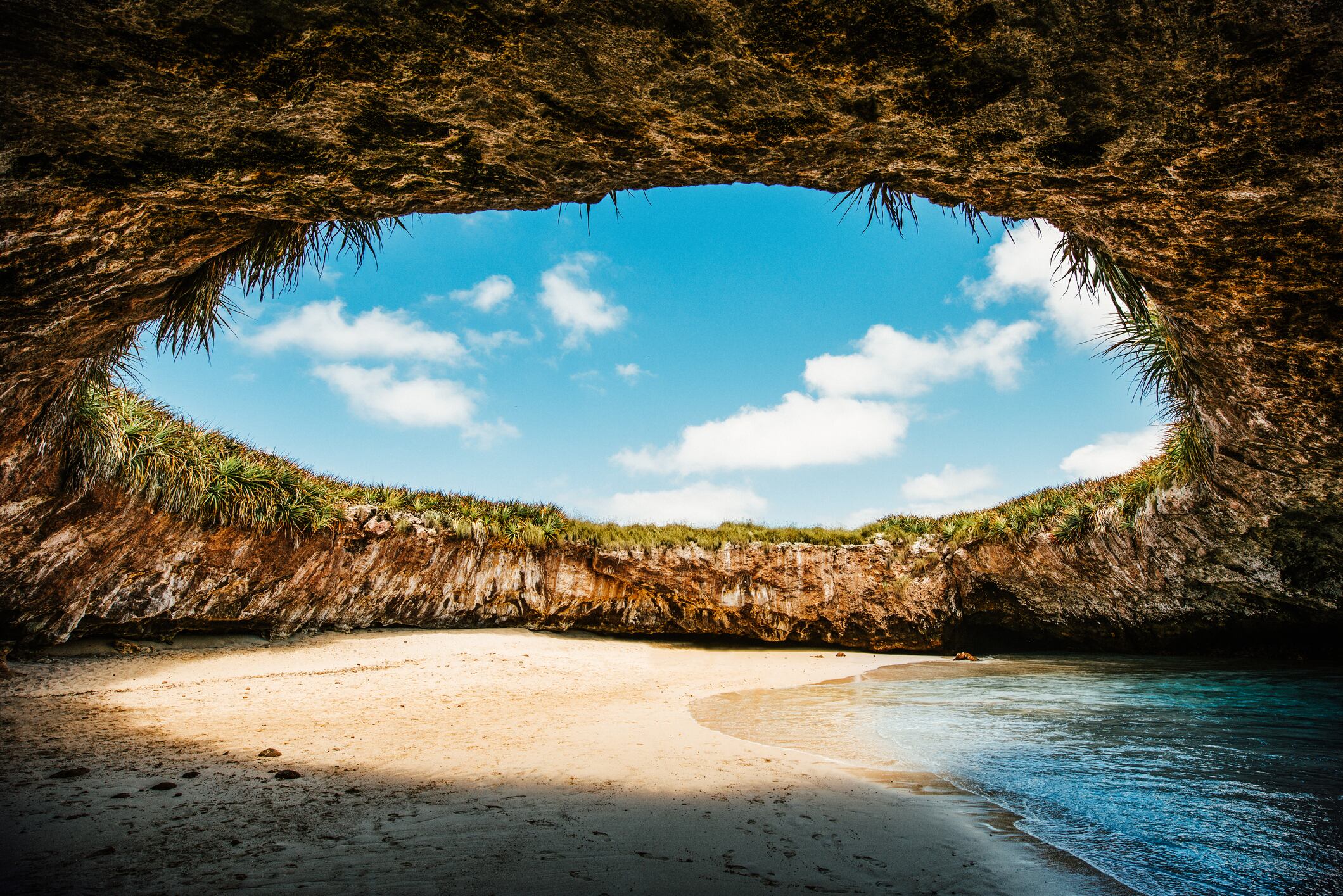 La Playa Escondida  o Playa del Amor, en Islas Marietas Puerto Vallarta (Getty Images)