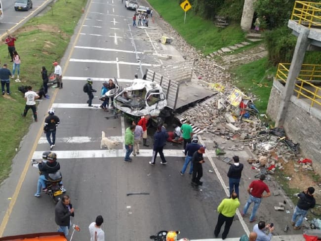 Dos muertos deja accidente de tránsito en la vía Bogotá Girardot