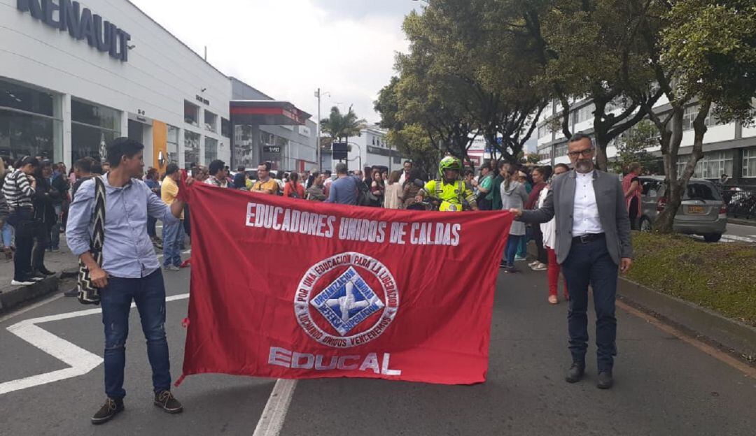 Movilziación de docentes en Caldas