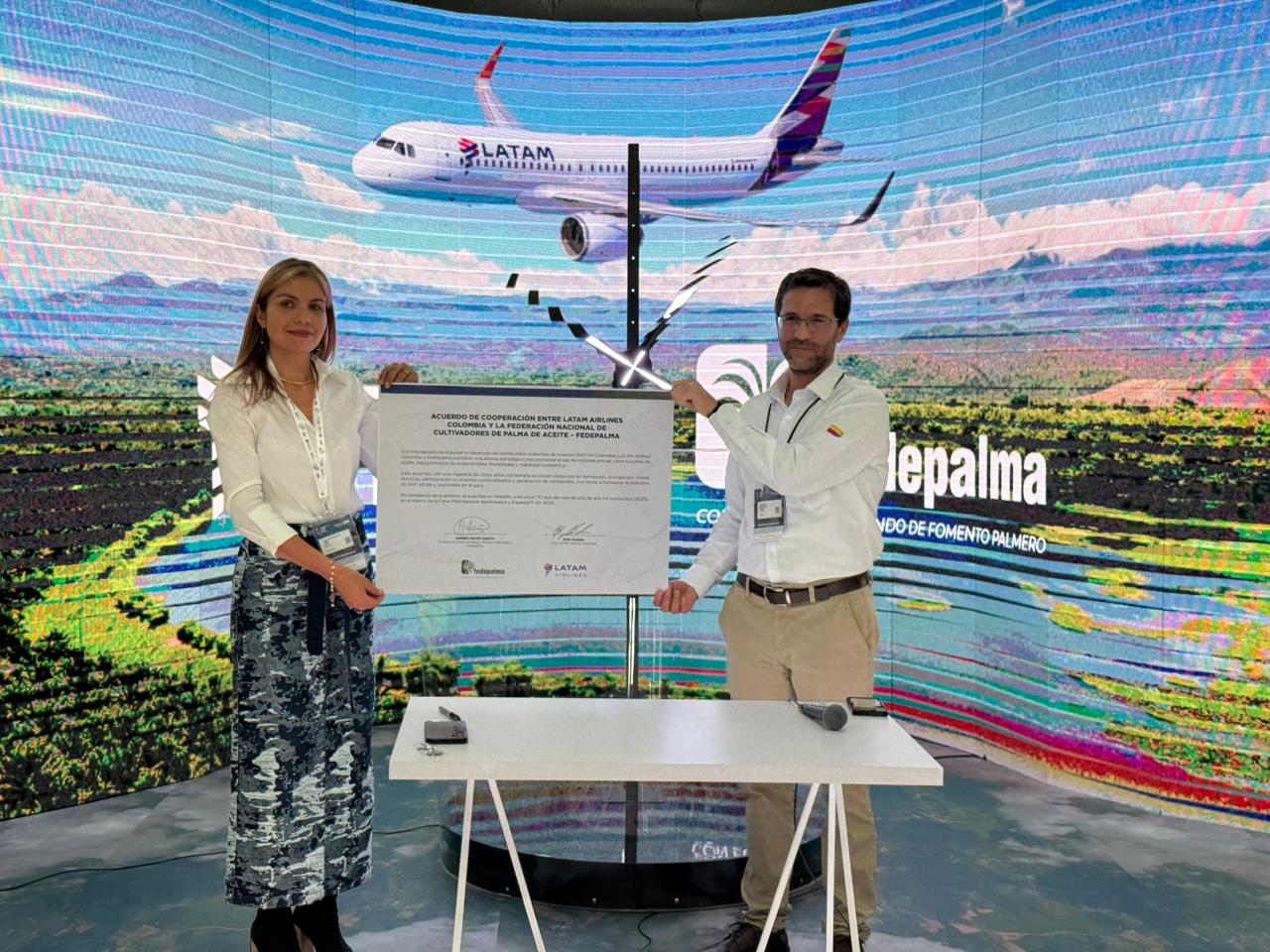 Alianza para combustible sostenible entre LATAM y Fedepalma.