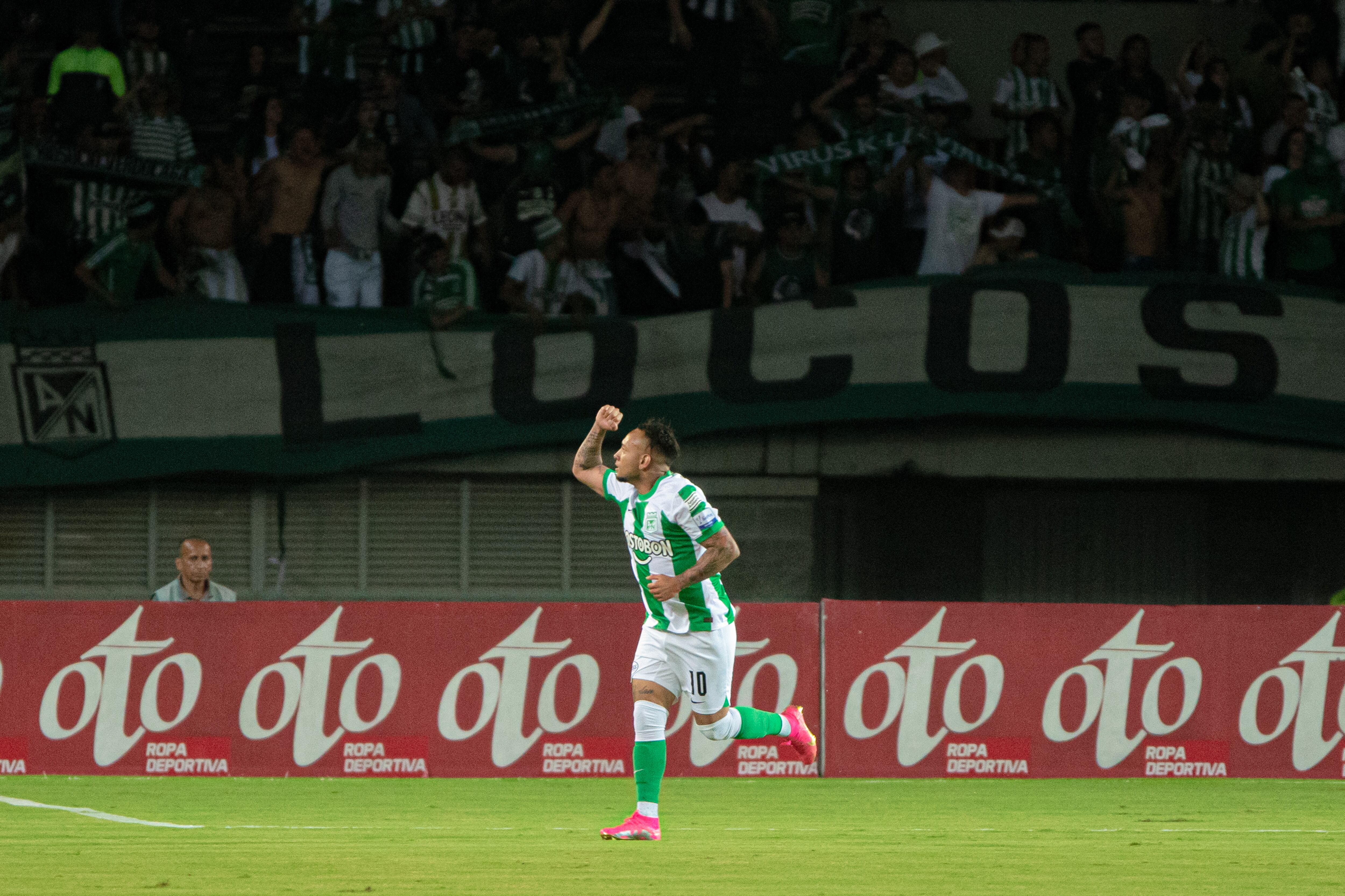 Jarlan Barrera celebra su gol ante el Pereira, justo antes de lesionarse / Colprensa.