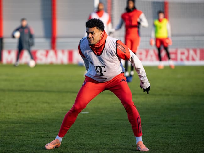 Luis Díaz en su primera práctica tras su regreso al Bayern Múnich / Twitter: @FCBayern.