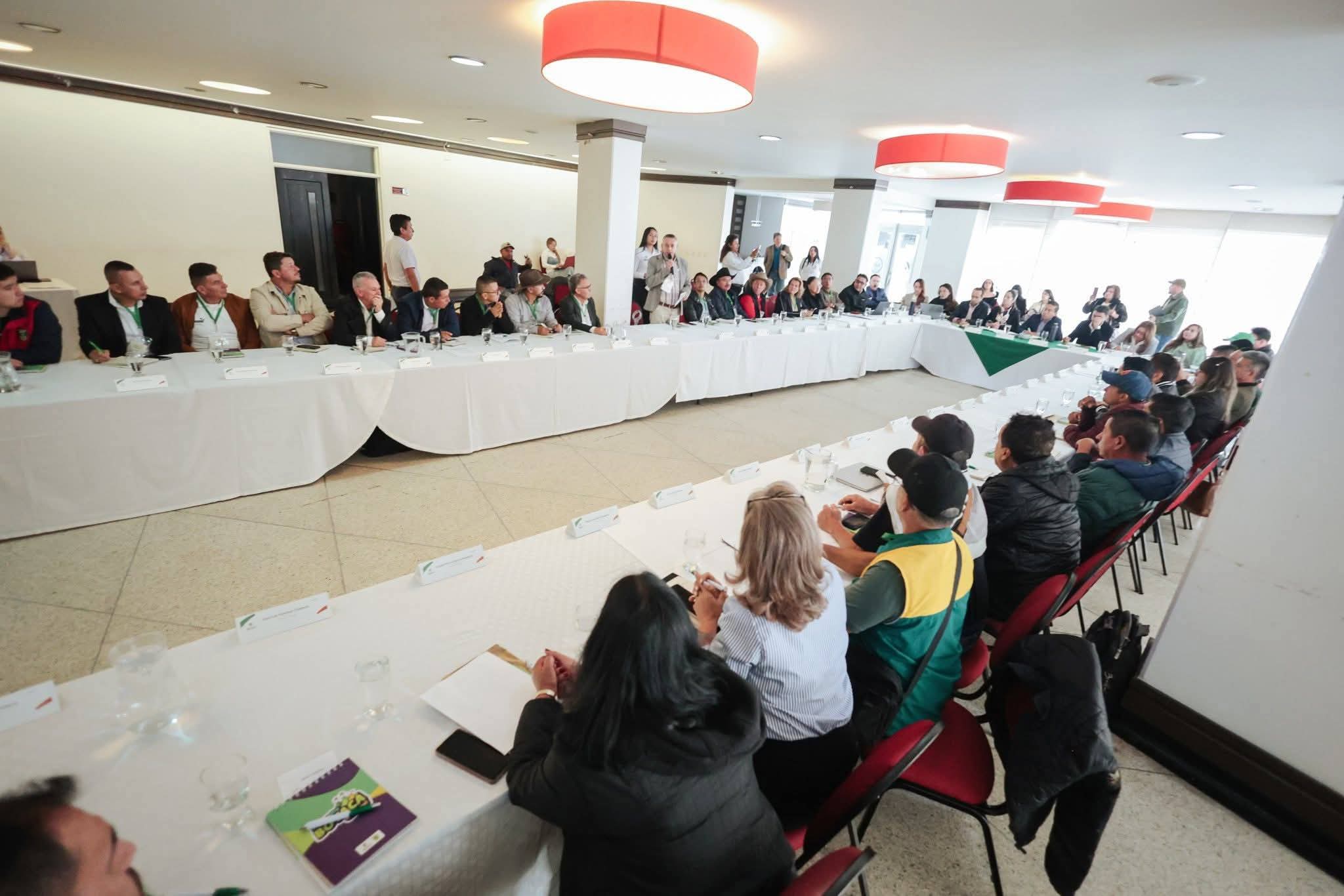 El primer encuentro de ‘Voces Comunales’, se adelantó en el Hotel Hunza de Tunja / Foto: Gobernación de Boyacá.