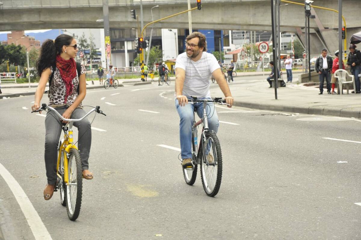 La cantante peruana nació hace 20 años en Lima, y ha ganado fama a través de sus videos en YouTube.