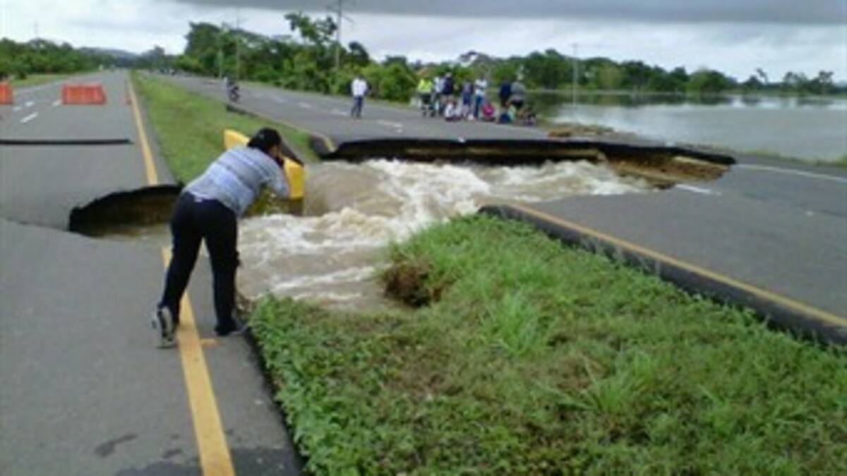 Avanza reparación de la vía La Cordialidad que colapsó por el invierno