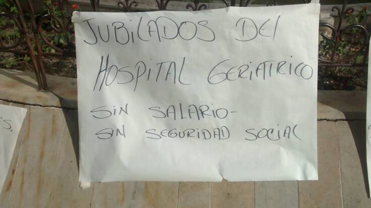 Trabajadores y pensionados del Geriátrico realzarán plantones hasta que les paguen los meses atrasados
