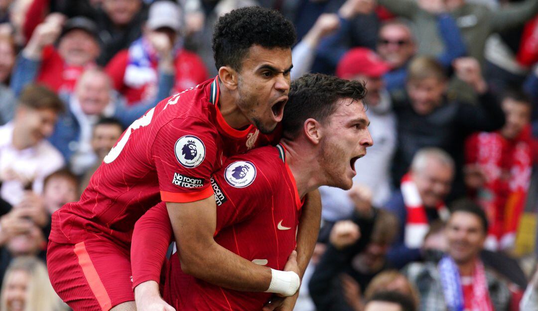 Luis Díaz  y Andrew Robertson