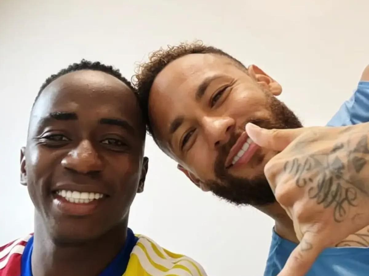 Video: Edwin ‘Shirra’ Mosquera tuvo un emotivo encuentro con Neymar, hubo beso incluido