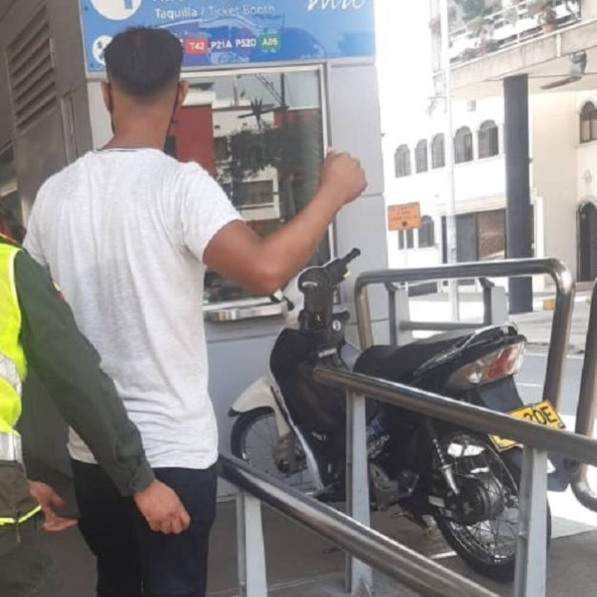Tras 103 buses vandalizados, la policía atiende seguridad del MIO