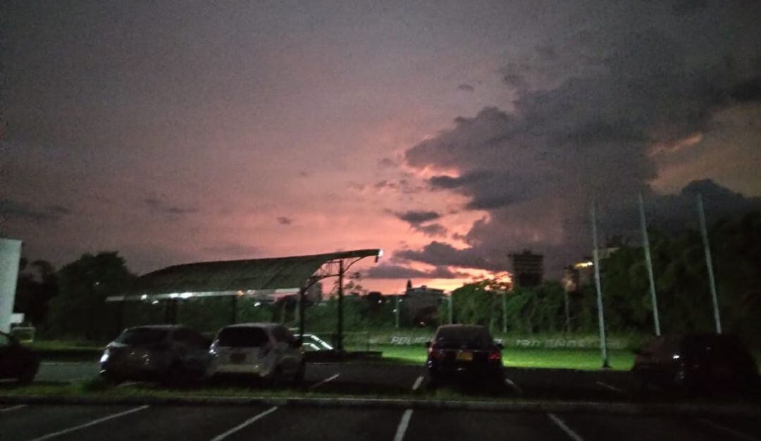 Hermoso atardecer en Armenia, Quindío