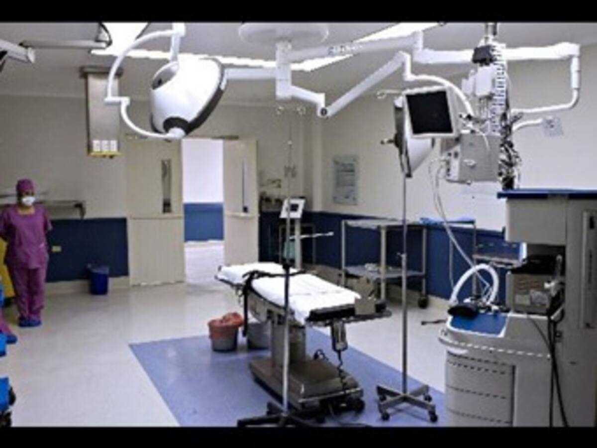 Gobierno destina 48 mil millones de pesos para salvar 11 hospitales públicos en el país.