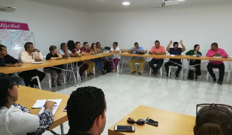 Reunión de docentes afectados por amenazas 