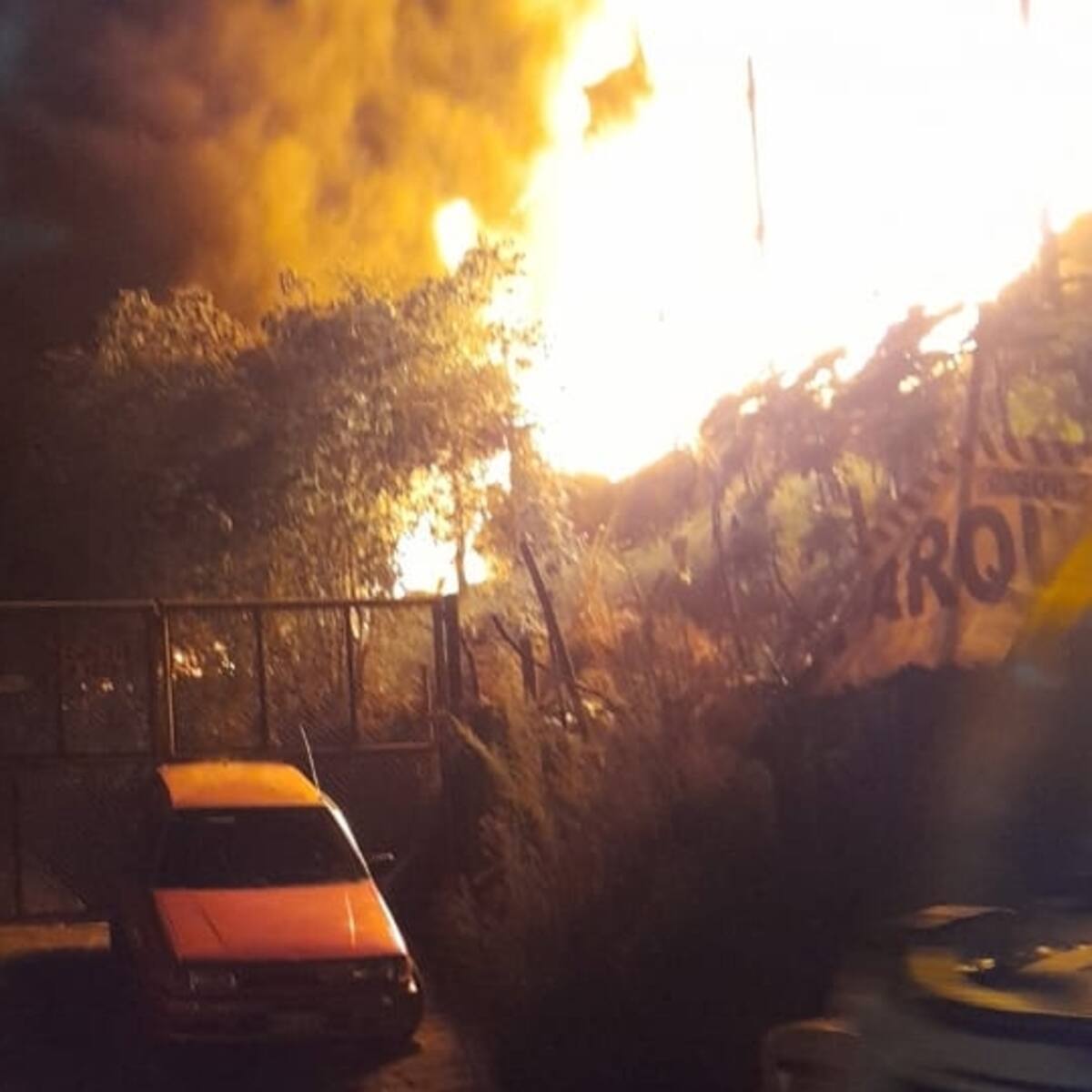 Un globo generó el primer incendio de la temporada navideña en Medellín