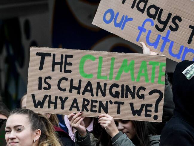 Miles de jóvenes marchan contra el cambio climático