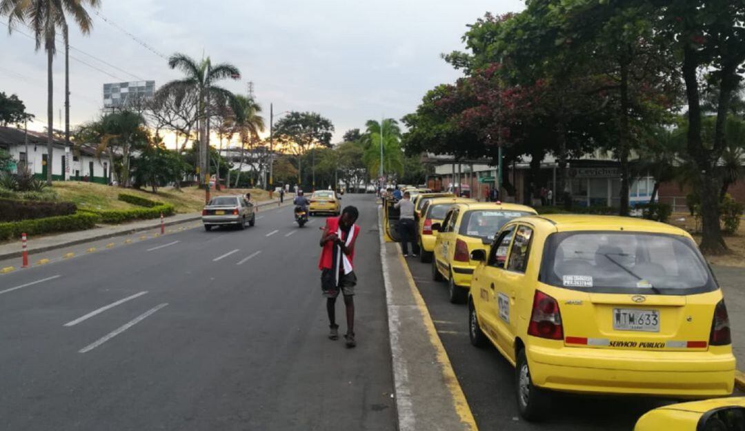 Operativos contra el transporte ilegal solicitados por taxistas en Ibagué 
