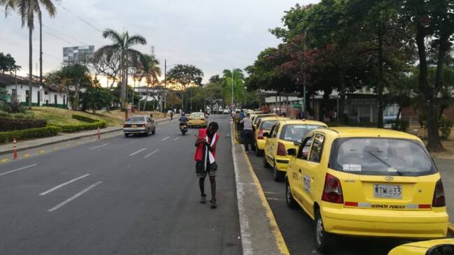 Operativos contra el transporte ilegal solicitados por taxistas en Ibagué