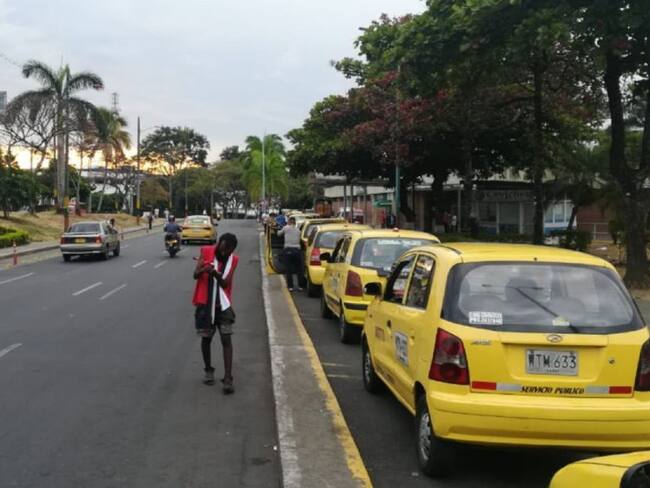 Operativos contra el transporte ilegal solicitados por taxistas en Ibagué