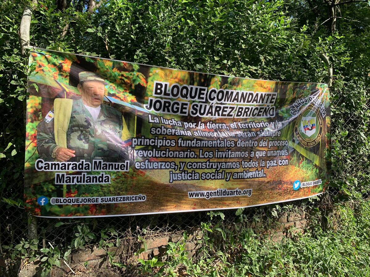 Con vallas en las vías disidencias intimidan a los huilenses