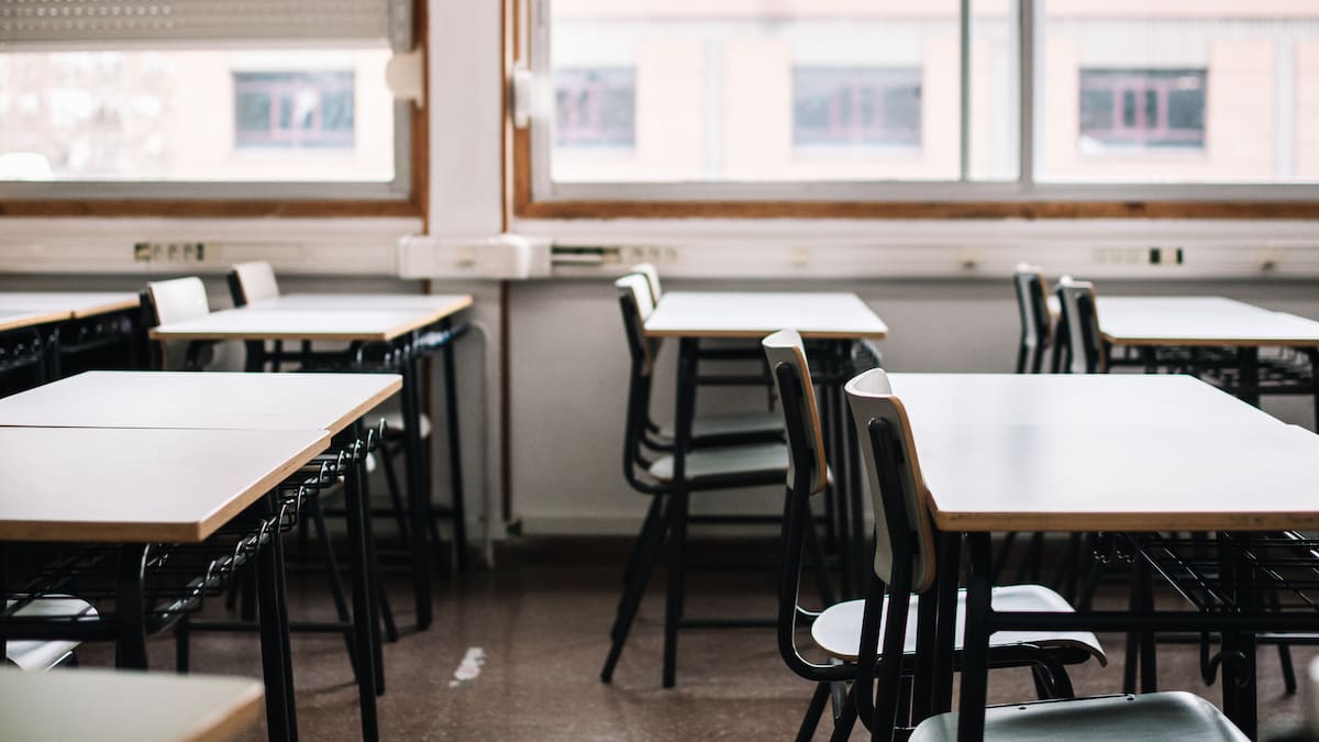 Resolución ordena incorporar enfoque de género en planes de estudio de colegios públicos y privados