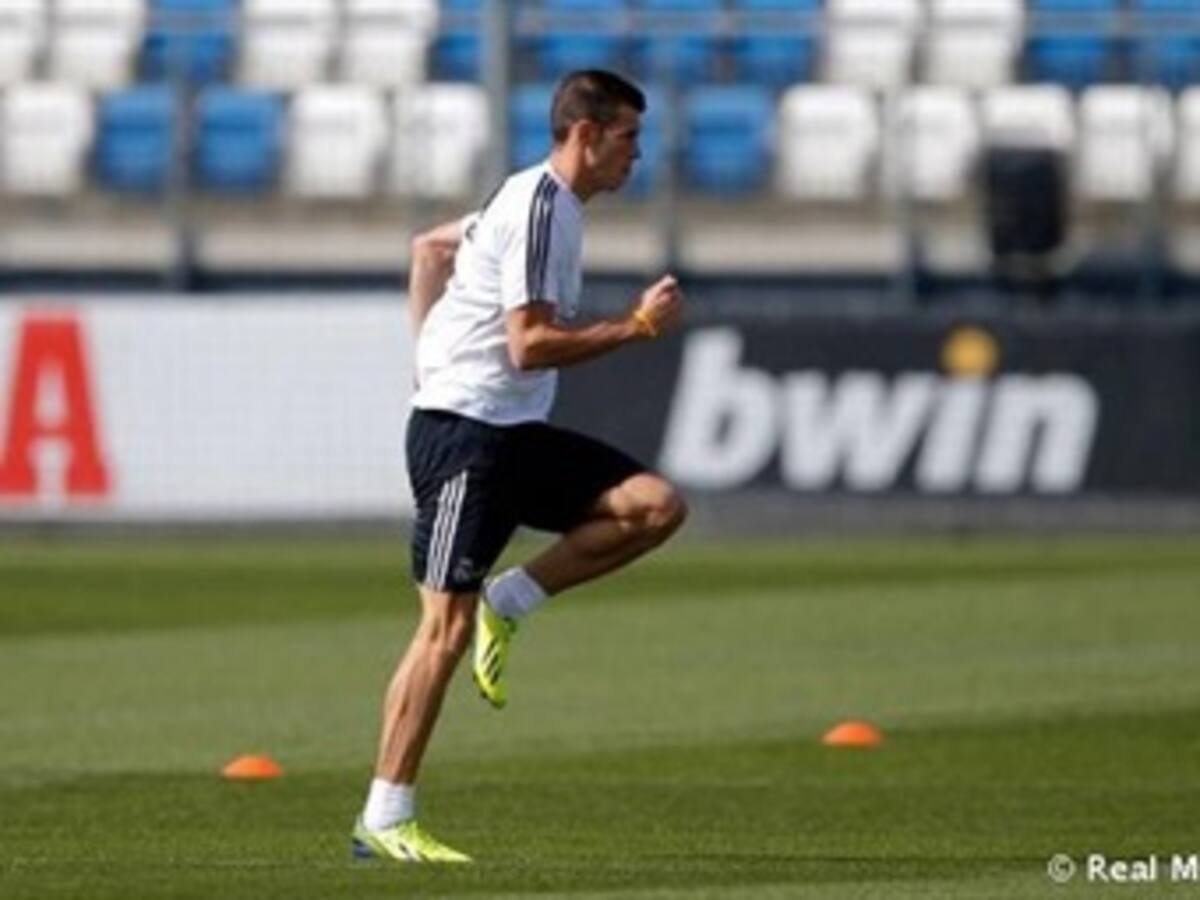 Gareth Bale entrena con el grupo y estaría en el derbi madrileño