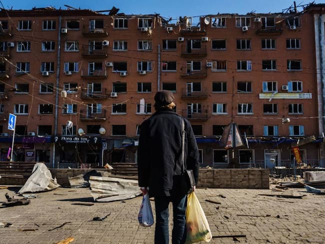 Edificio residencial en Ucrania afectado por un bombardeo ruso.          Foto :Getty 