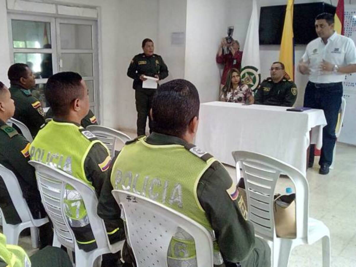 Por buena prestación de servicios condecoraron a 20 Policías de Cartagena