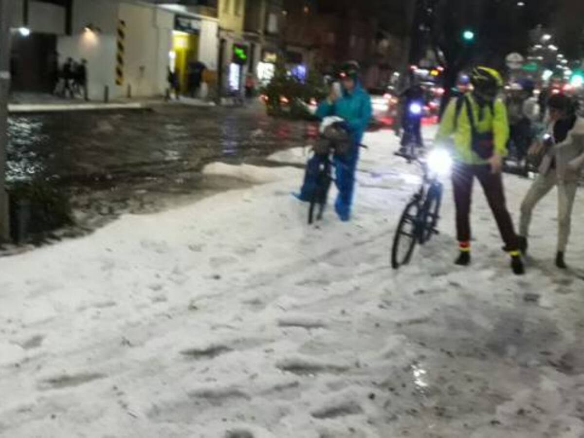La inusual granizada que generó caos en Bogotá