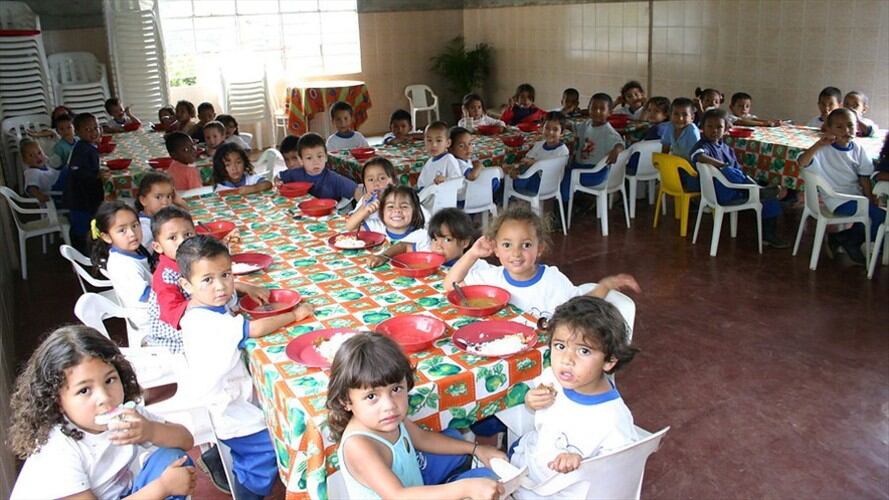 Juan Manuel Santos reconoció que los Programas de Alimentación Escolar (PAE) tienen problemas. Foto: Colprensa