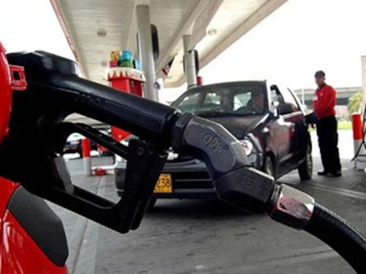 Fendipetroleo plantea reducción en precios de la gasolina entre 2 mil y $2.500 pesos