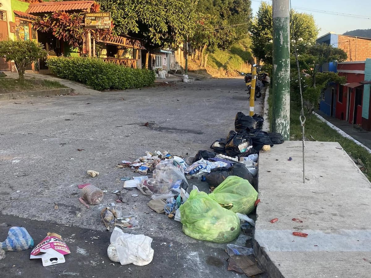 Bloqueo de la puerta del relleno sanitario de Ibagué genera problemas en la recolección de basuras