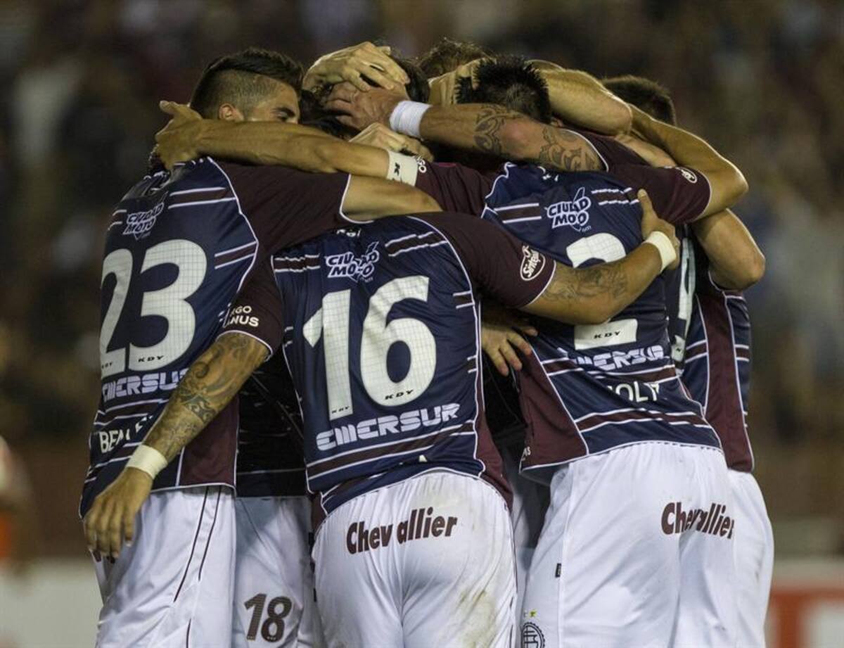 Lanús alcanzó su segundo título internacional, al derrotar a Ponte Preta en la final de Copa Sudamericana con marcador global 3-1. El 'granate' había sido campeón de la Copa Conmebol en 1996.