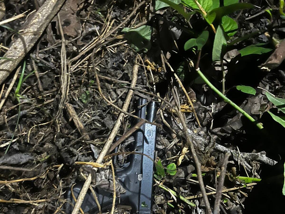 Enfrentamiento entre policías y delincuentes deja un muerto en la Zona Bananera