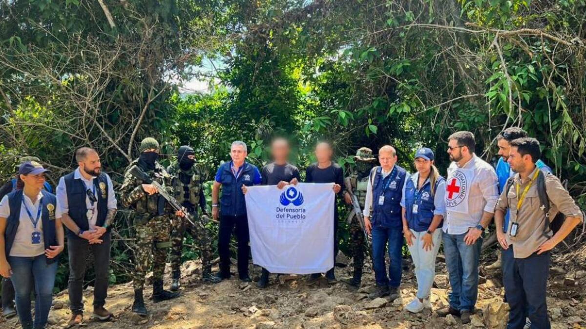 Misión humanitaria recibe en el Magdalena a dos jóvenes que estaban en poder de las ACSN