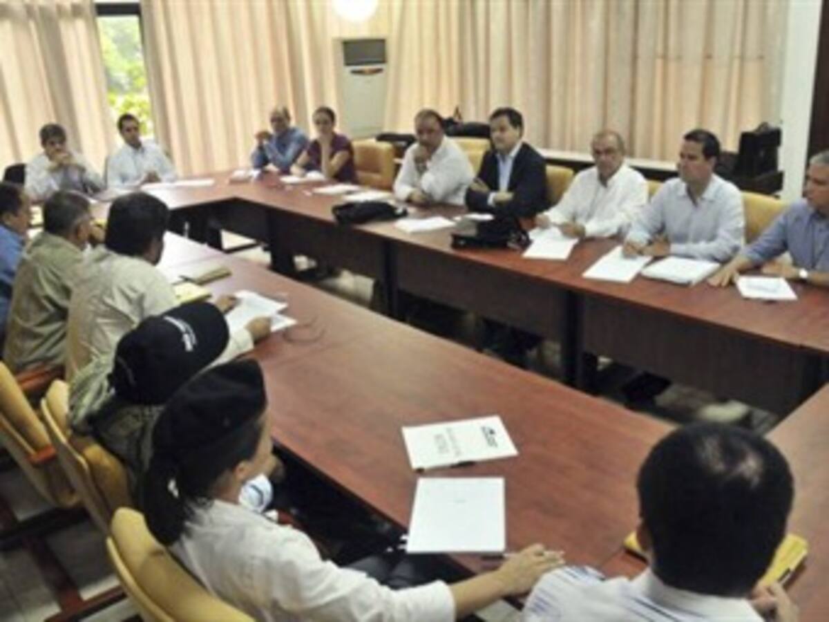 Gobierno confirma viaje de funcionarios públicos sin autorización a Cuba