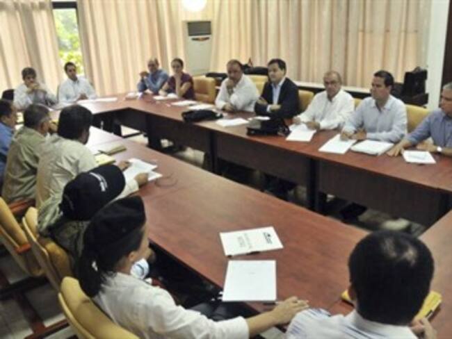 Gobierno confirma viaje de funcionarios públicos sin autorización a Cuba