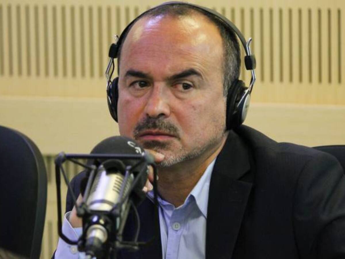 A Santos le va bien afuera; su problema es con las audiencias internas: Cuervo