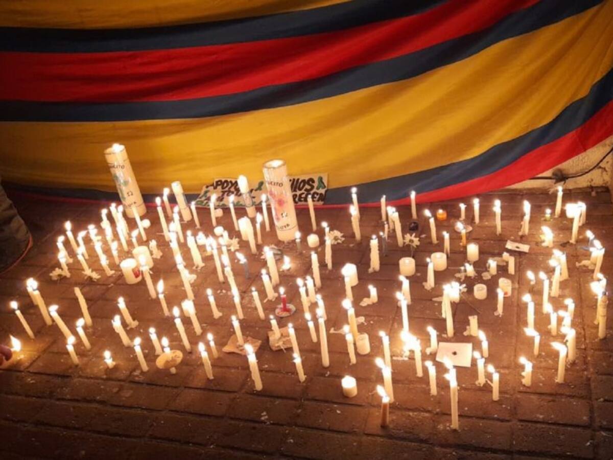 Con velatón ibaguereños rechazan actos de violencia con la Policía