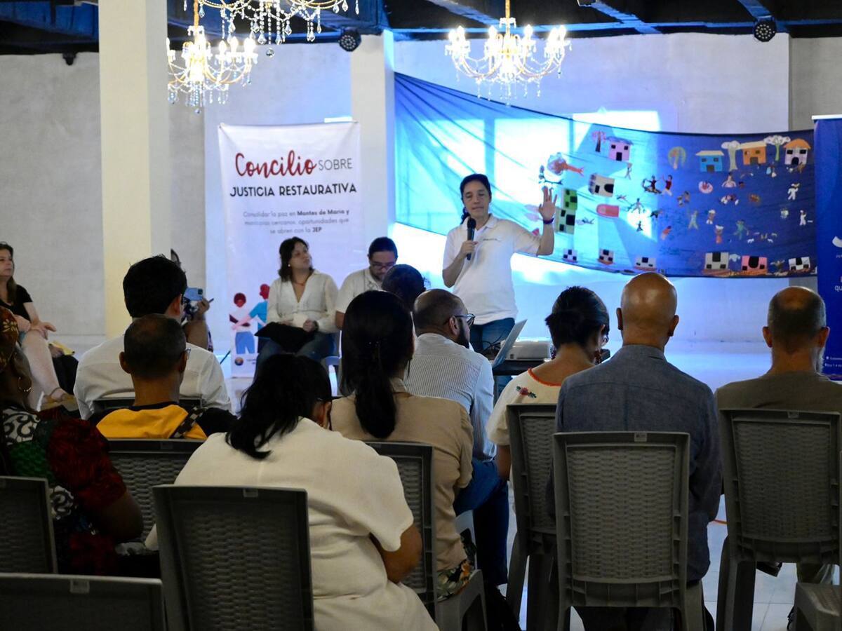 Investigados por la JEP trabajarán en proyectos restaurativos para víctimas en Apartadó