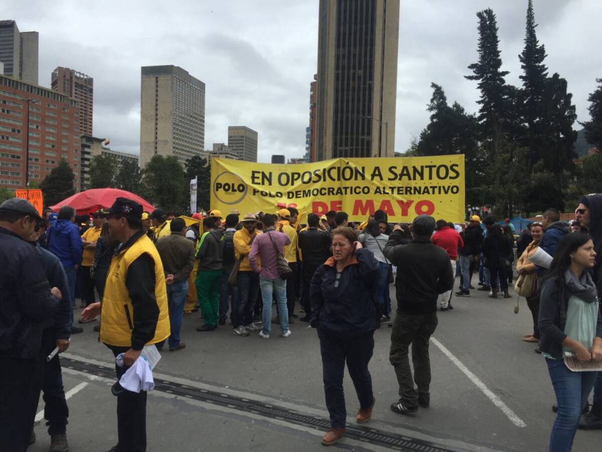 En Bogotá, además de las exigencias laborales, también se marchó en oposición al Gobierno Santos, y a la venta de Isagen, Ecopetrol y ETB.
