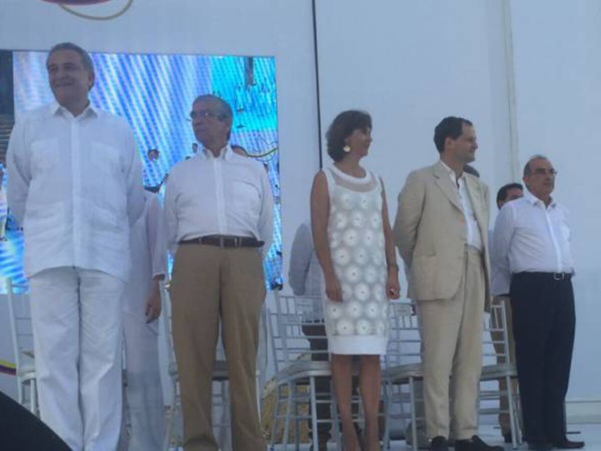 Parte del equipo de paz del Gobierno viajará a Cuba