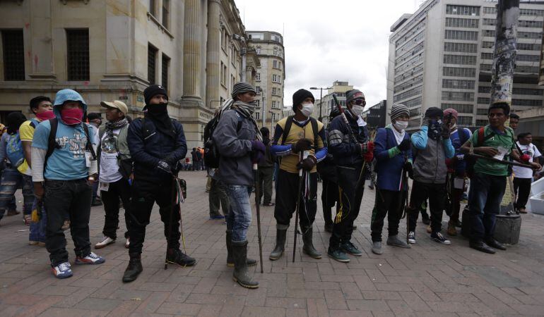 Indígenas se toman el Ministerio de Agricultura.