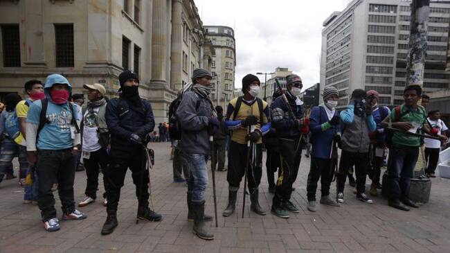 Indígenas se toman el Ministerio de Agricultura.