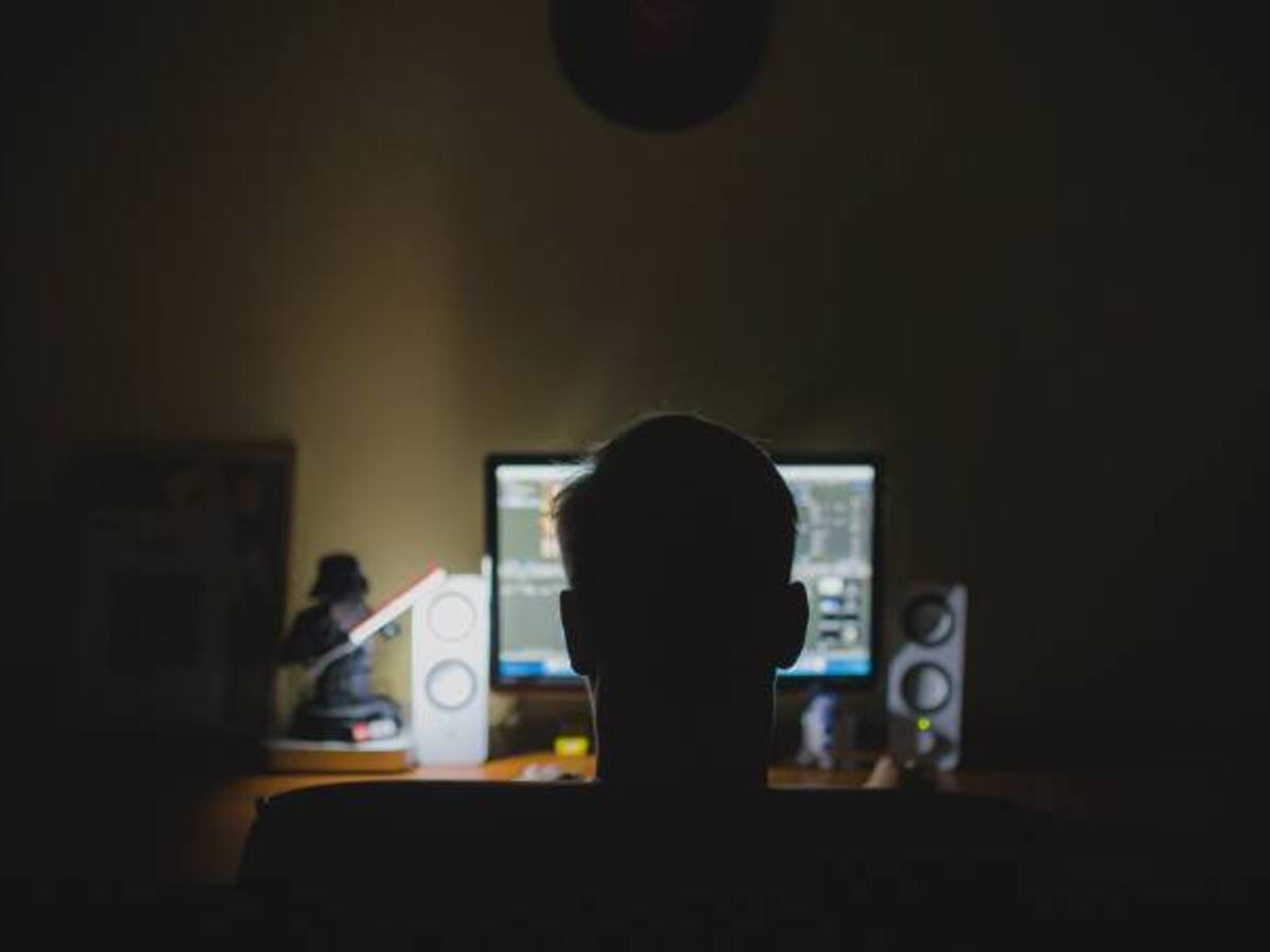 ¿Es la pornografía una afección para el interés sexual de los hombres?