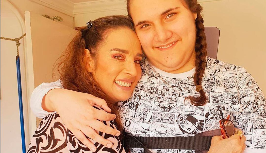 Luly Bossa y su hijo Angelo / Vía Instagram @lulybossa1