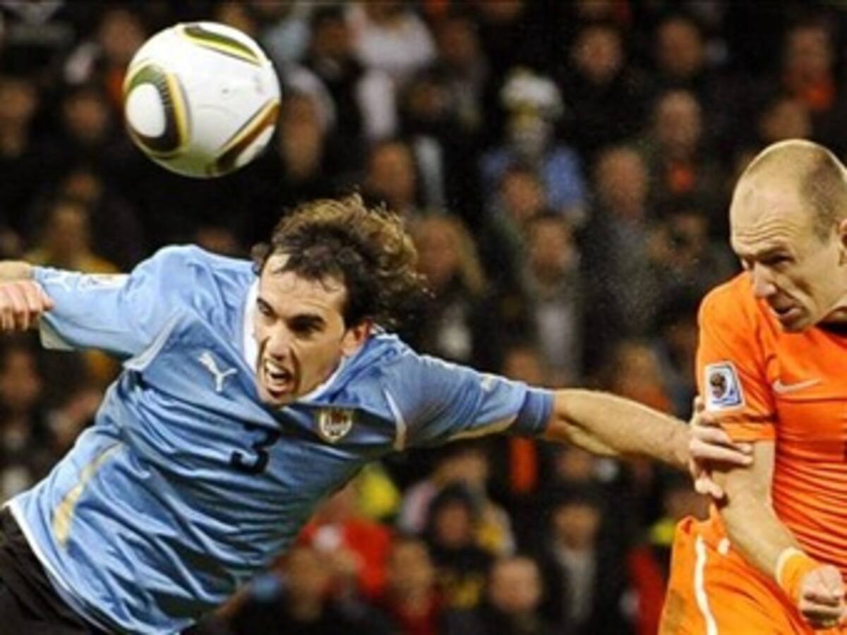 Godín afirma que más orgullosos se sentirán los uruguayos con tercer puesto